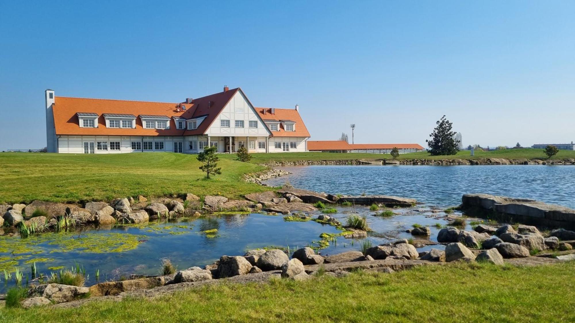 Apartments By Prague City Golf Екстер'єр фото